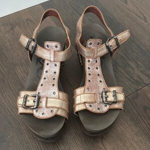 Metallic Rose Gold T-Strap Platform Sandals
